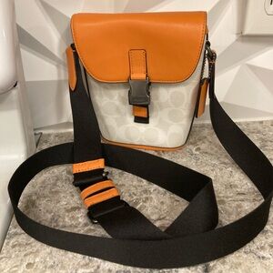 🧡Coach Orange Tan Cream Crossbody Messenger Bag Purse EXCELLENT CONDITION